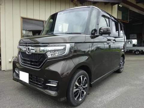 Honda N-BOX Custom