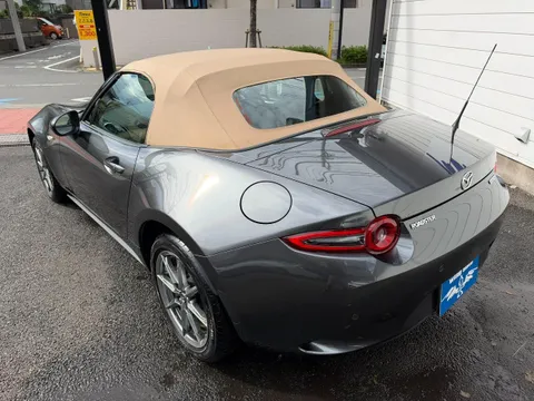 Mazda MX-5 (Roadster)