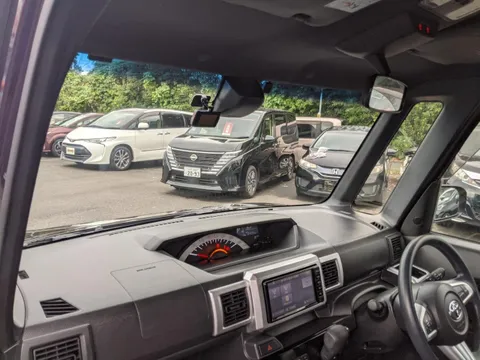 Toyota Pixis Mega