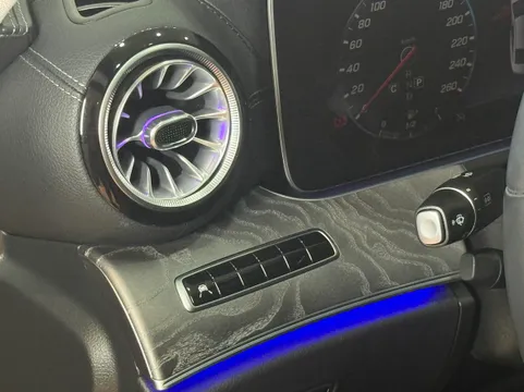 Mercedes-Benz Mercedes-Benz CLS