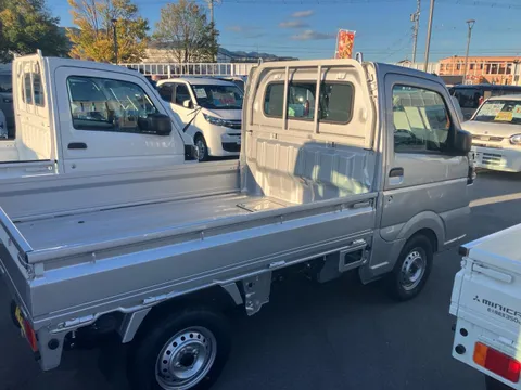 Nissan Clipper Truck