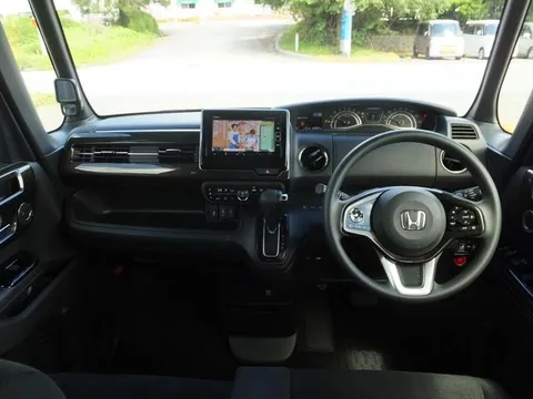 Honda N-BOX Custom