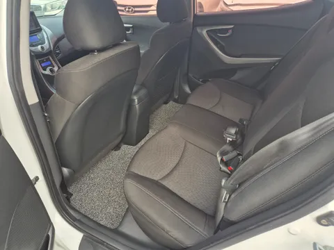 Hyundai Elantra (Avante)