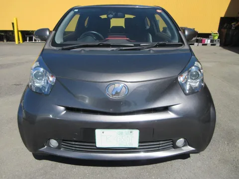 Toyota iQ