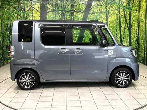 Toyota Pixis Mega