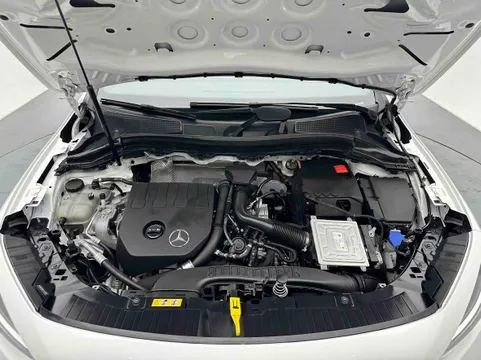 Mercedes-Benz Mercedes-Benz GLA