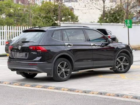 Volkswagen Tiguan L