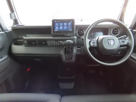 Honda N-BOX Custom