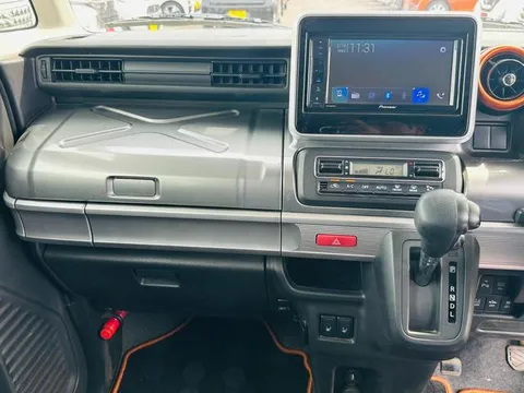 Suzuki Spacia Gear