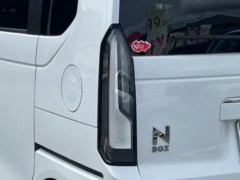 Honda N-BOX Custom