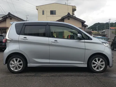 Mitsubishi eK Custom