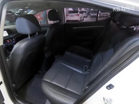 Hyundai Elantra (Avante)