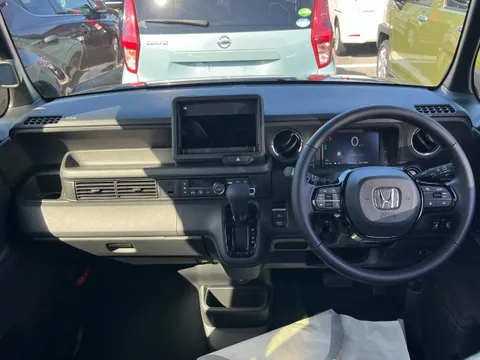 Honda N-BOX Custom