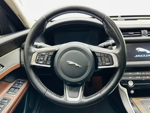 Jaguar XFL