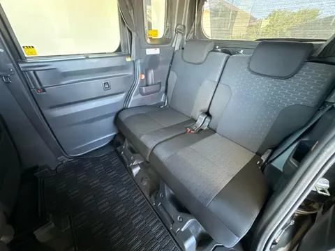Toyota Pixis Mega