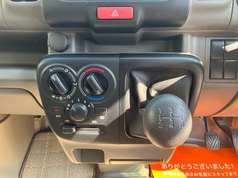 Mitsubishi Minicab Van