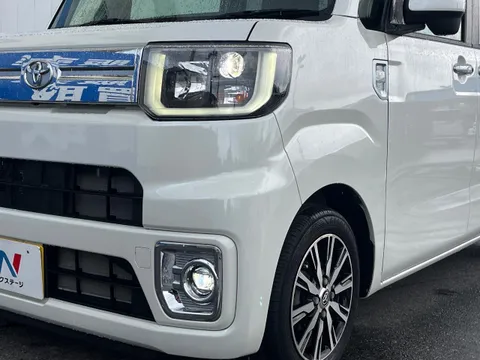 Toyota Pixis Mega