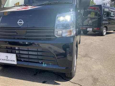 Nissan Clipper Van