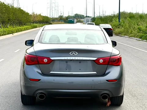 Infiniti Q50L