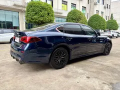 Infiniti Q70