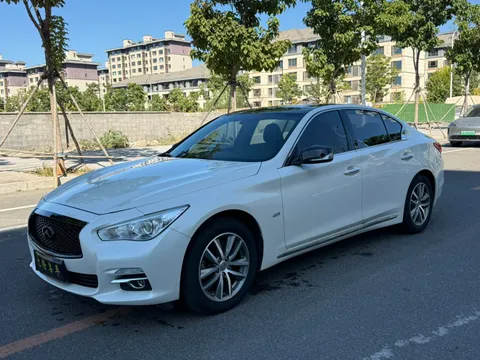 Infiniti Q50L