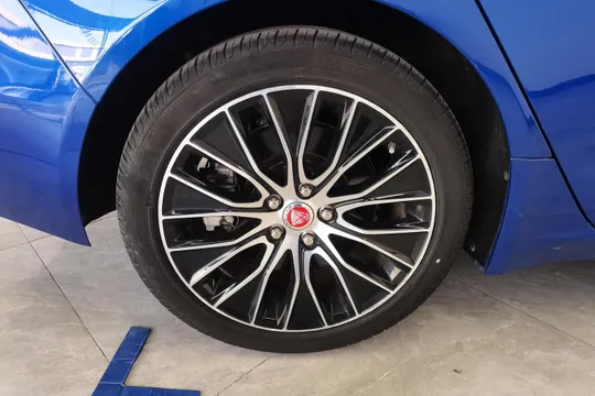 Jaguar XEL