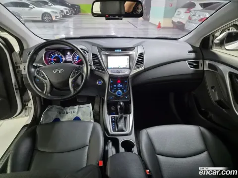 Hyundai Elantra (Avante)