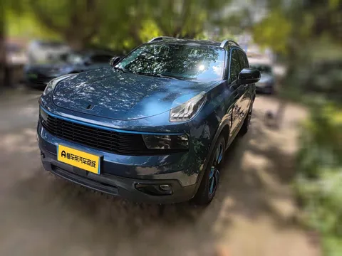 Lynk & Co 01