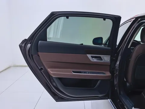 Jaguar XFL
