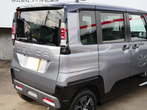 Mitsubishi Delica Mini
