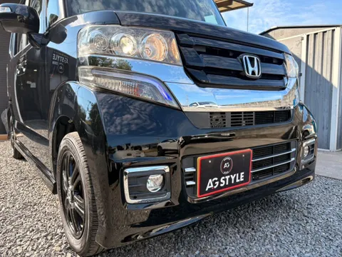 Honda N-BOX Custom