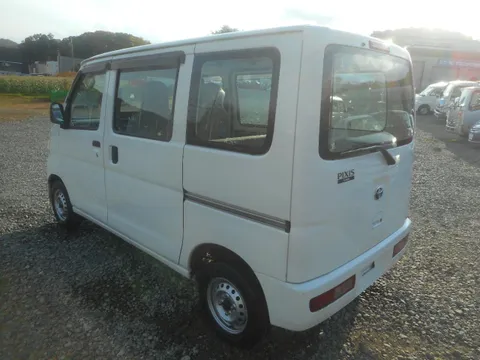 Toyota Pixis Van
