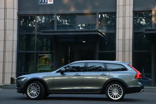 Volvo V90