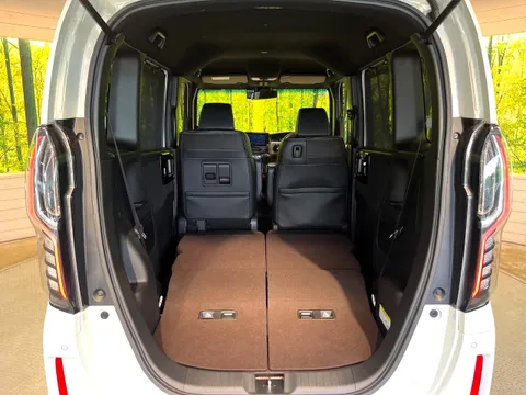 Honda N-BOX Custom