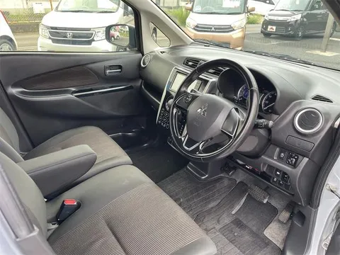 Mitsubishi eK Custom