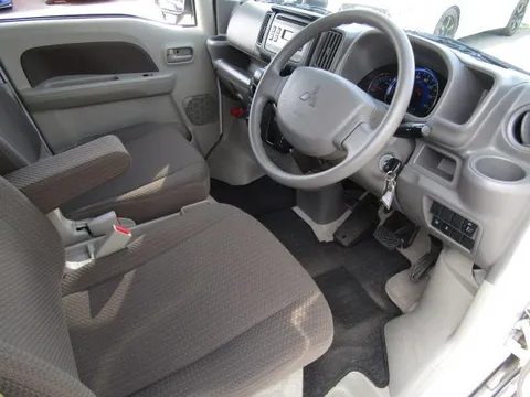 Mitsubishi Minicab Van