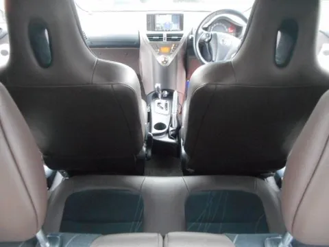 Toyota iQ
