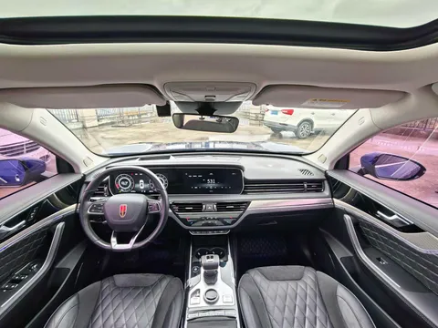 Hongqi HS5