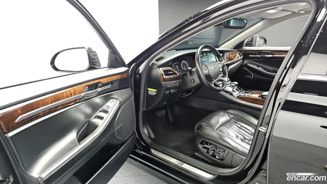 Genesis G90 (EQ900)