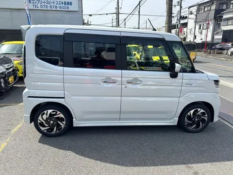 Suzuki Spacia Custom