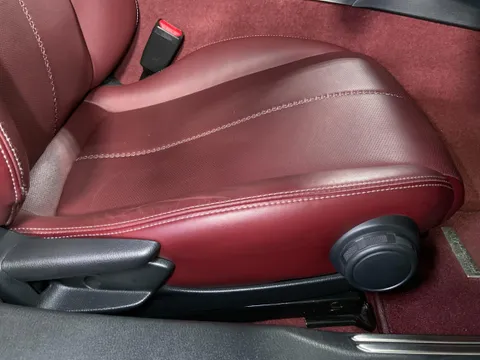 Mazda MX-5 (Roadster)