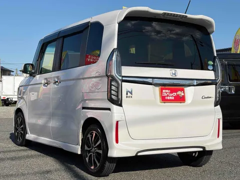 Honda N-BOX Custom
