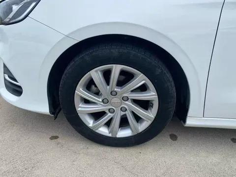 Geely Binrui