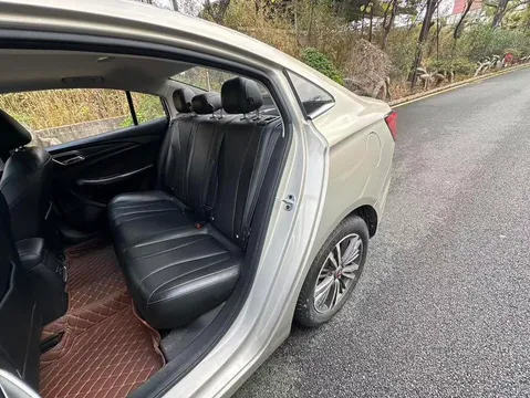 Roewe i5
