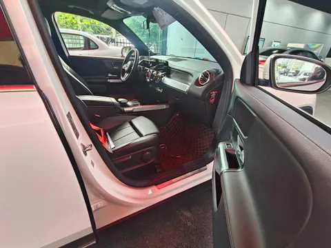 Mercedes-Benz Mercedes-Benz GLB