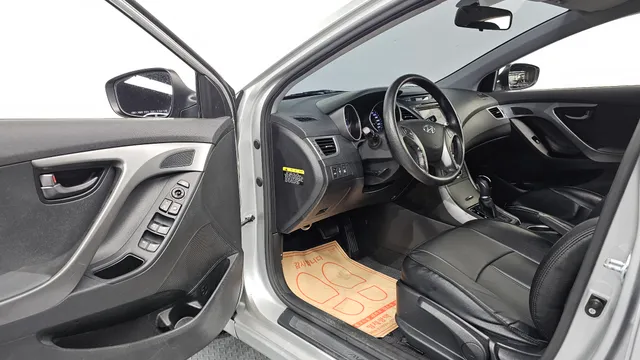 Hyundai Elantra (Avante)