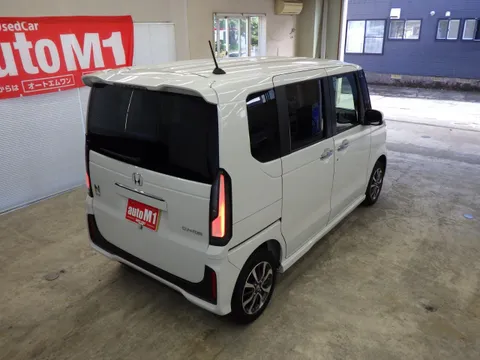 Honda N-BOX Custom