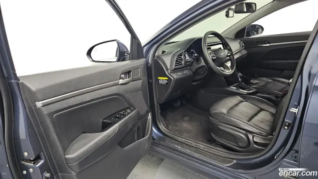 Hyundai Elantra (Avante)