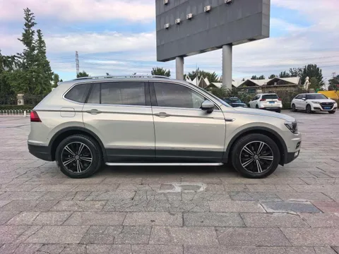 Volkswagen Tiguan L