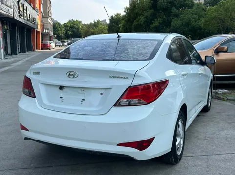 Hyundai Reina